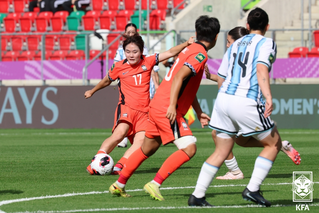 (서울=뉴스1) 김진환 기자 = 대한민국 20세 이하(U-20) 여자 축구대표팀의 범예주가 17일(이하 한국시간) 폴란드 소스노비에츠의 아레나 소스노비에츠에서 열린 2026 국제축 …