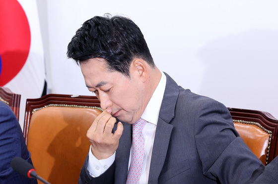 발언 마친 장동혁 대표