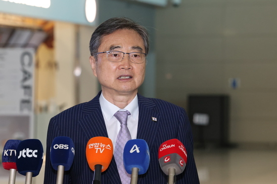 미국 출국길 나선 조현 장관