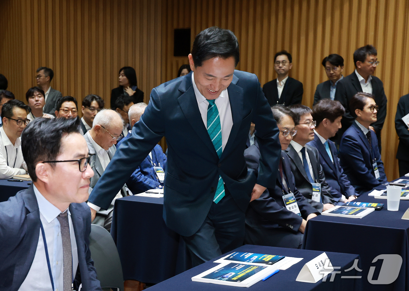 (서울=뉴스1) 이호윤 기자 = 오세훈 서울시장이 17일 서울시청에서 열린 2026 한강버스 미래비전 포럼에 참석하고 있다. 2026.9.17/뉴스1