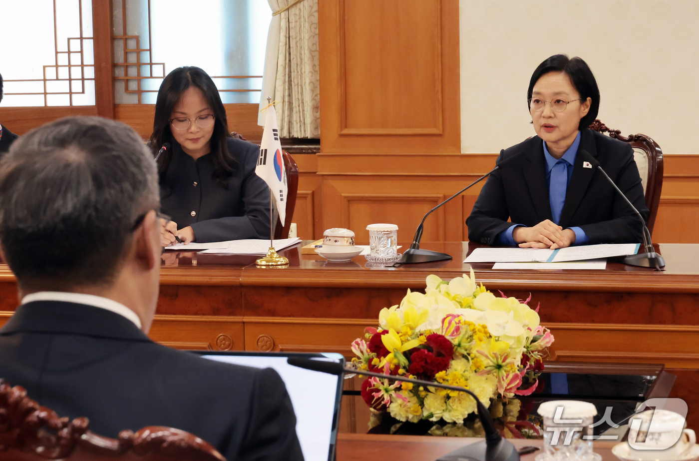 (서울=뉴스1) 이종덕 기자 = 한성숙 국무총리가 17일 오전 서울 종로구 정부서울청사에서 열린 자파로프 키르기스스탄 대통령과의 면담에서 모두발언을 하고 있다. 2026.9.17/ …