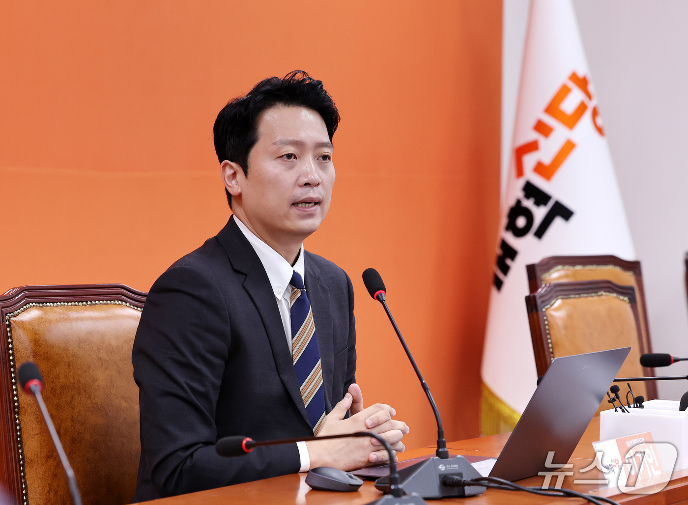 (서울=뉴스1) 박지혜 기자 = 이기인 개혁신당 비상대책위원장이 17일 서울 여의도 국회에서 첫 번째 당 쇄신안을 발표하고 있다. 2026.9.17/뉴스1