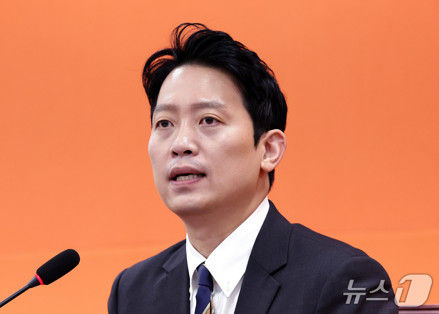 (서울=뉴스1) 박지혜 기자 = 이기인 개혁신당 비상대책위원장이 17일 서울 여의도 국회에서 첫 번째 당 쇄신안을 발표하고 있다. 2026.9.17/뉴스1