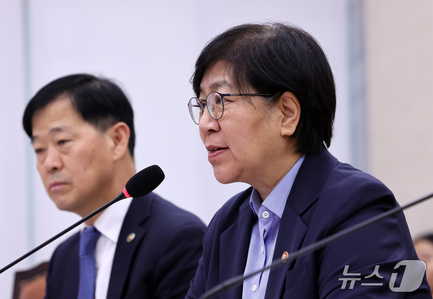 (서울=뉴스1) 박지혜 기자 = 정은경 보건복지부 장관이 17일 서울 여의도 국회에서 열린 보건복지위원회 전체회의에서 의원들의 질의에 답하고 있다. 2026.9.17/뉴스1