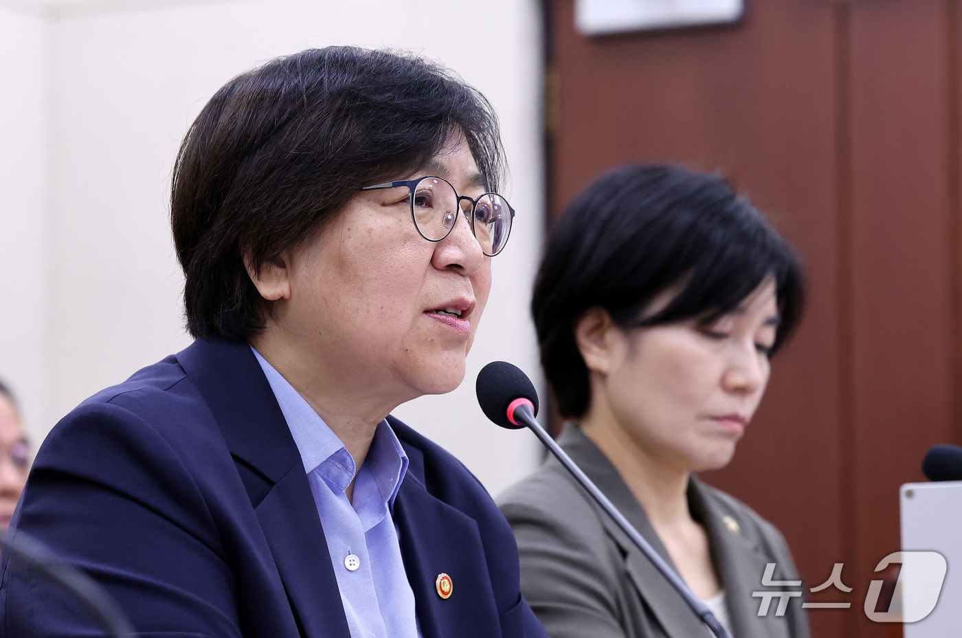 (서울=뉴스1) 박지혜 기자 = 정은경 보건복지부 장관이 17일 서울 여의도 국회에서 열린 보건복지위원회 전체회의에서 의원들의 질의에 답하고 있다. 2026.9.17/뉴스1
