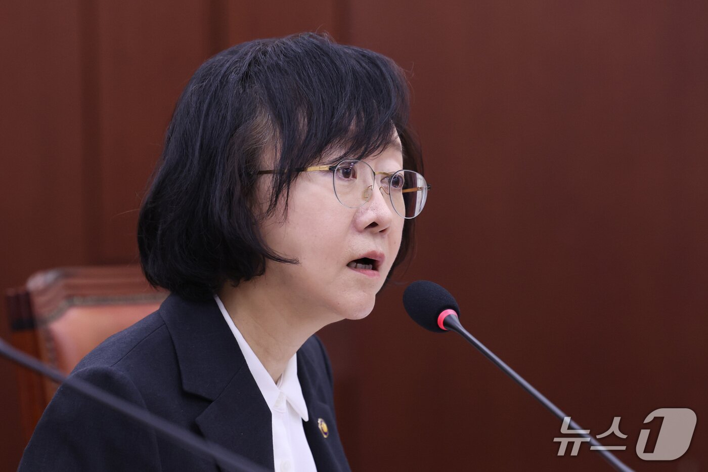본문 이미지 - 오유경 식품의약품안전처장이 17일 서울 여의도 국회에서 열린 보건복지위원회 전체회의에서 의원 질의에 답변하고 있다. 2026.9.17 ⓒ 뉴스1 박지혜 기자