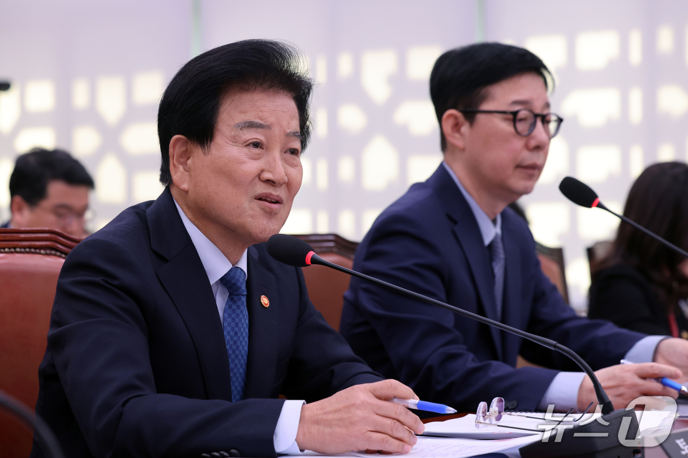(서울=뉴스1) 황기선 기자 = 정동영 통일부 장관이 17일 오전 서울 여의도 국회에서 열린 외교통일위원회 전체회의에서 의원 질의에 답하고 있다.  2026.9.17/뉴스1