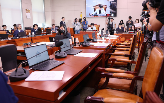 김승원 청문보고서 놓고 여야 충돌…국민의힘, 법사위 퇴장