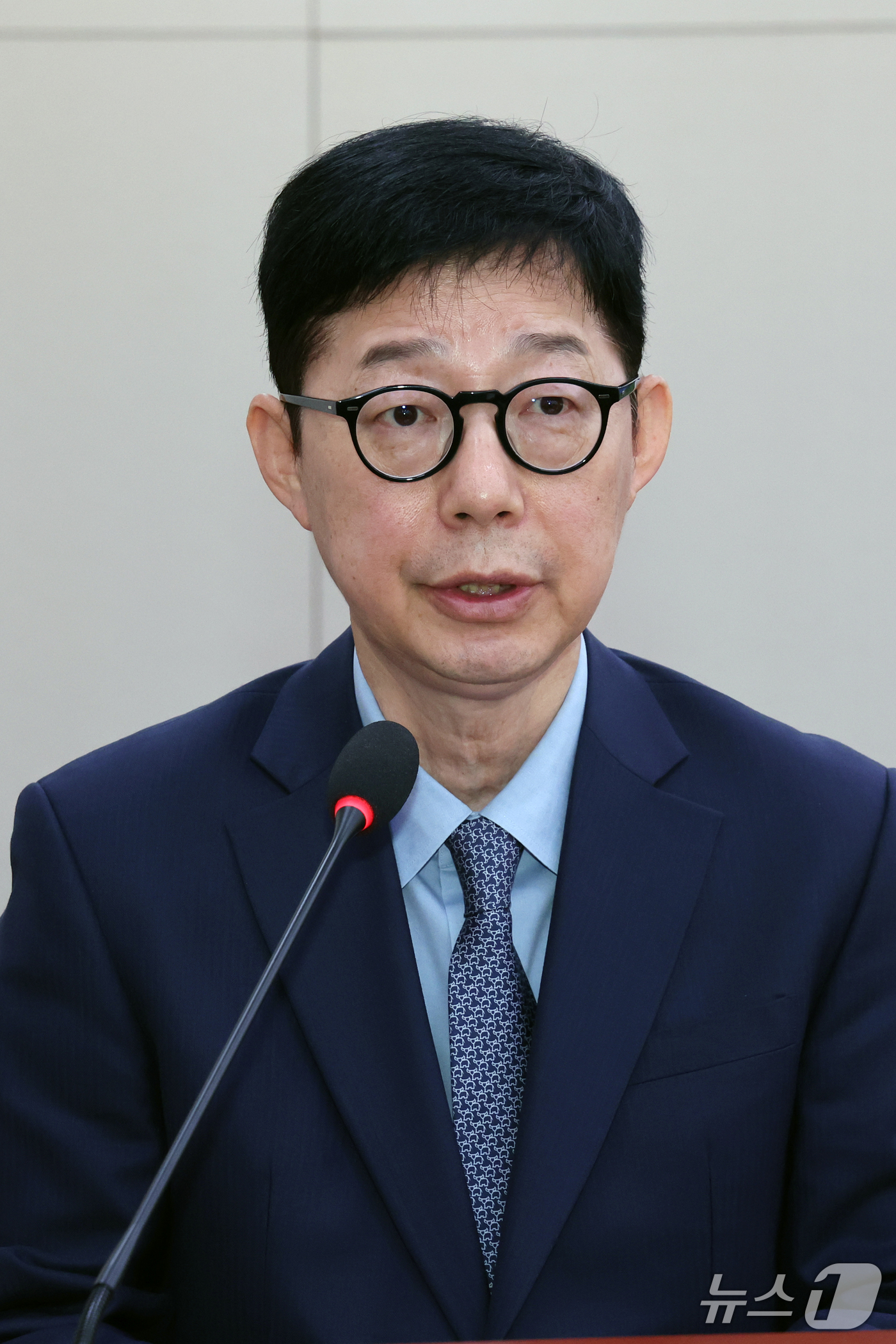 (서울=뉴스1) 황기선 기자 = 박윤주 외교부 1차관이 17일 오전 서울 여의도 국회에서 열린 외교통일위원회 전체회의에서 현안보고를 하고 있다.  2026.9.17/뉴스1