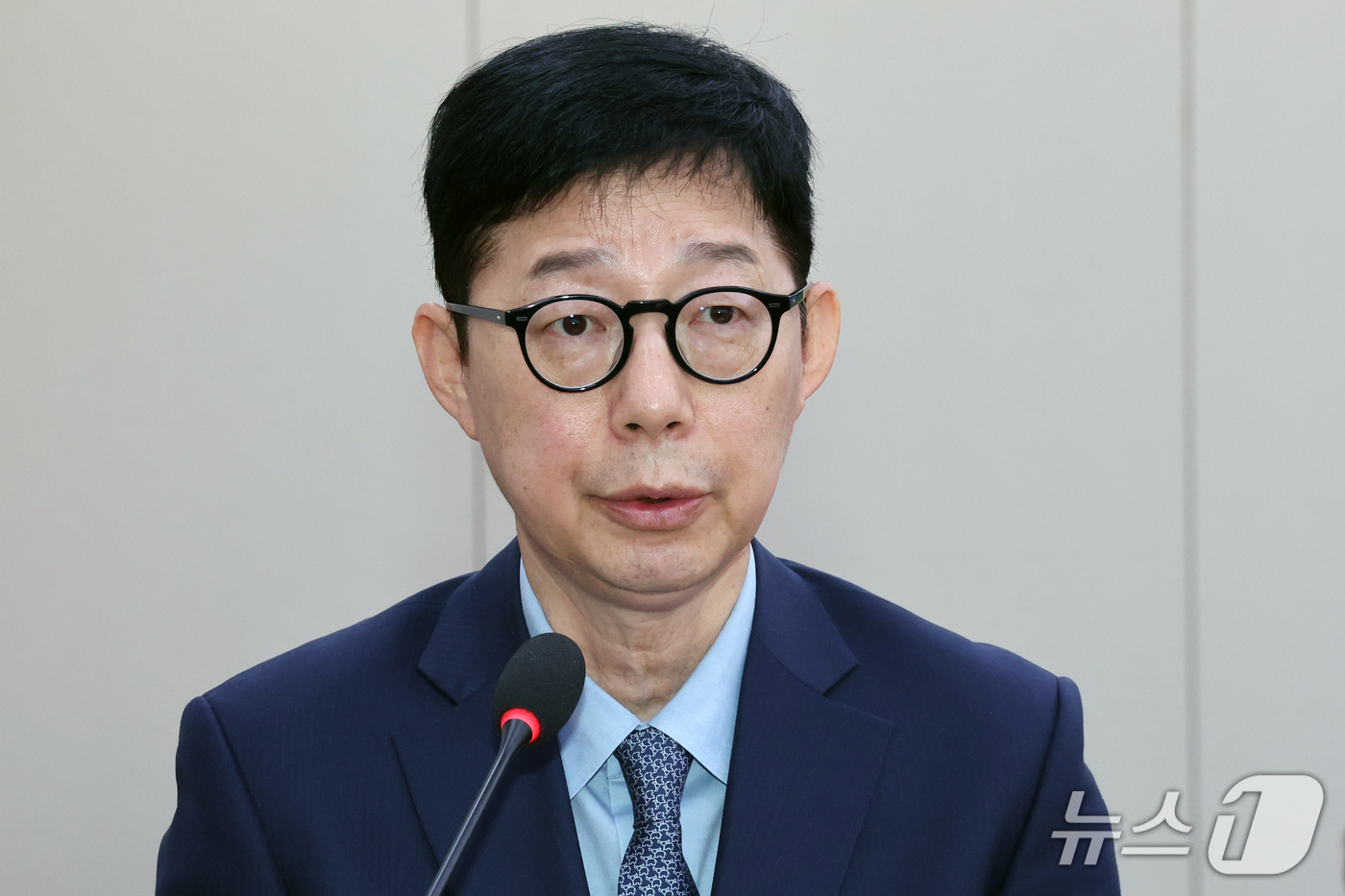 (서울=뉴스1) 황기선 기자 = 박윤주 외교부 1차관이 17일 오전 서울 여의도 국회에서 열린 외교통일위원회 전체회의에서 현안보고를 하고 있다.  2026.9.17/뉴스1