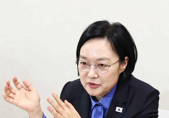 상인 고충 듣는 한성숙 국무총리