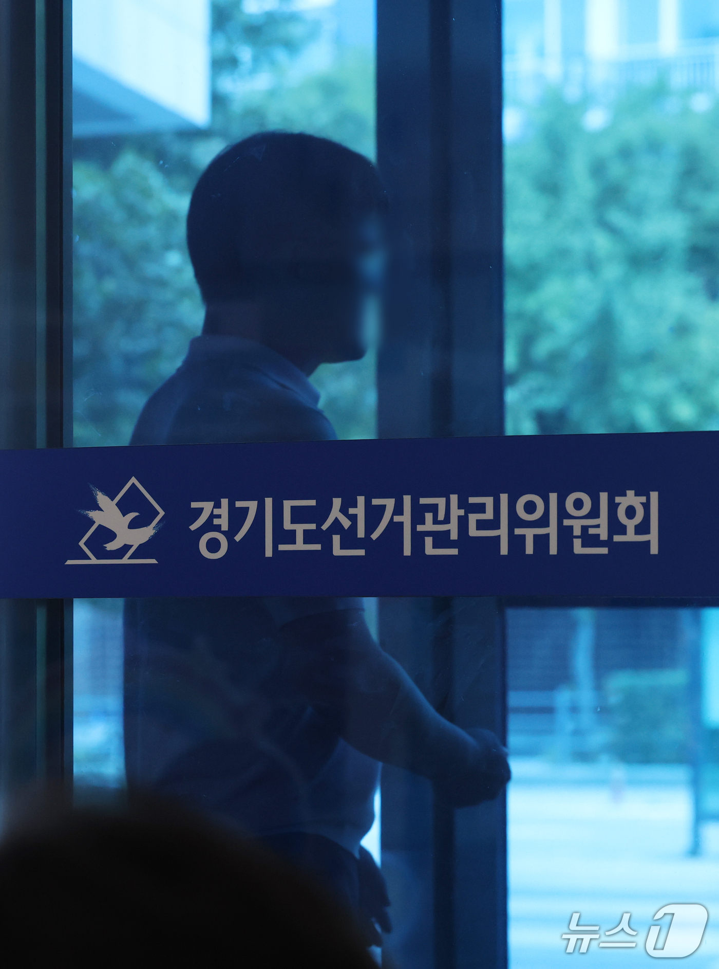 (수원=뉴스1) 김영운 기자 = 6·3 지방선거 투표용지 부족 사태를 수사하는 선거관리위원회 특검팀(특별검사 이태한)이 17일 중앙선관위와 경기·인천·부산·대구 등 지역선관위 총 …