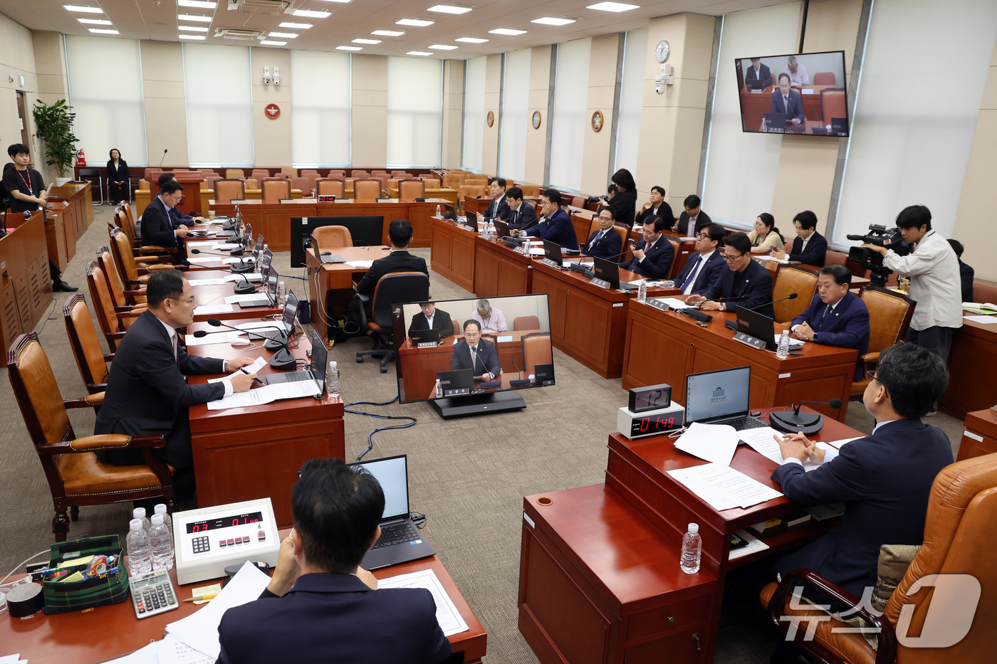 (서울=뉴스1) 황기선 기자 = 임종득 국민의힘 국방위 간사가 17일 오후 서울 여의도 국회에서 열린 국방위원회 전체회의에서 발언을 하고 있다.이날 회의에서는 여당 단독으로 강신철 …