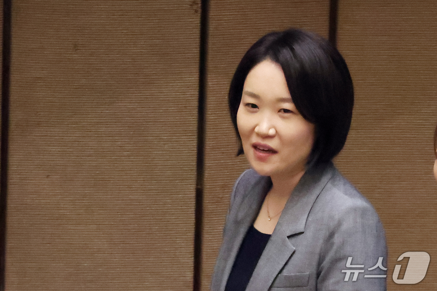 (서울=뉴스1) 황기선 기자 = 이소영 중소벤처기업부 장관 후보자가 17일 오후 서울 여의도 국회에서 열린 제439회 국회(정기회) 제9차 본회의에 참석하고 있다. 2026.9.1 …