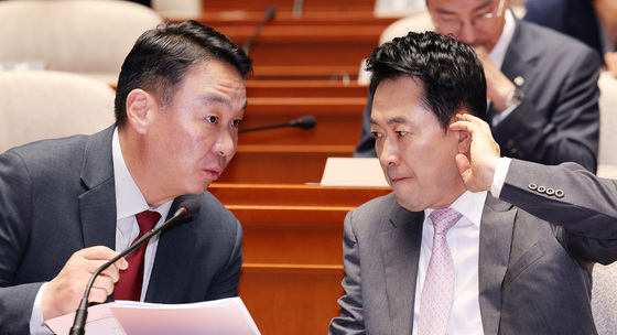 장동혁·정희용, 무슨 대화?