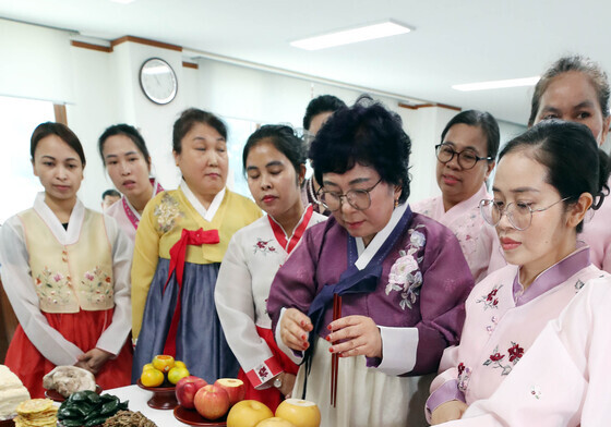 차례상 배우는 다문화가정 여성들