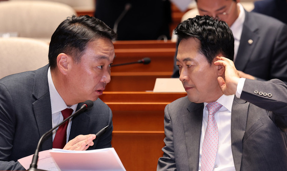 장동혁·정희용, 무슨 대화?