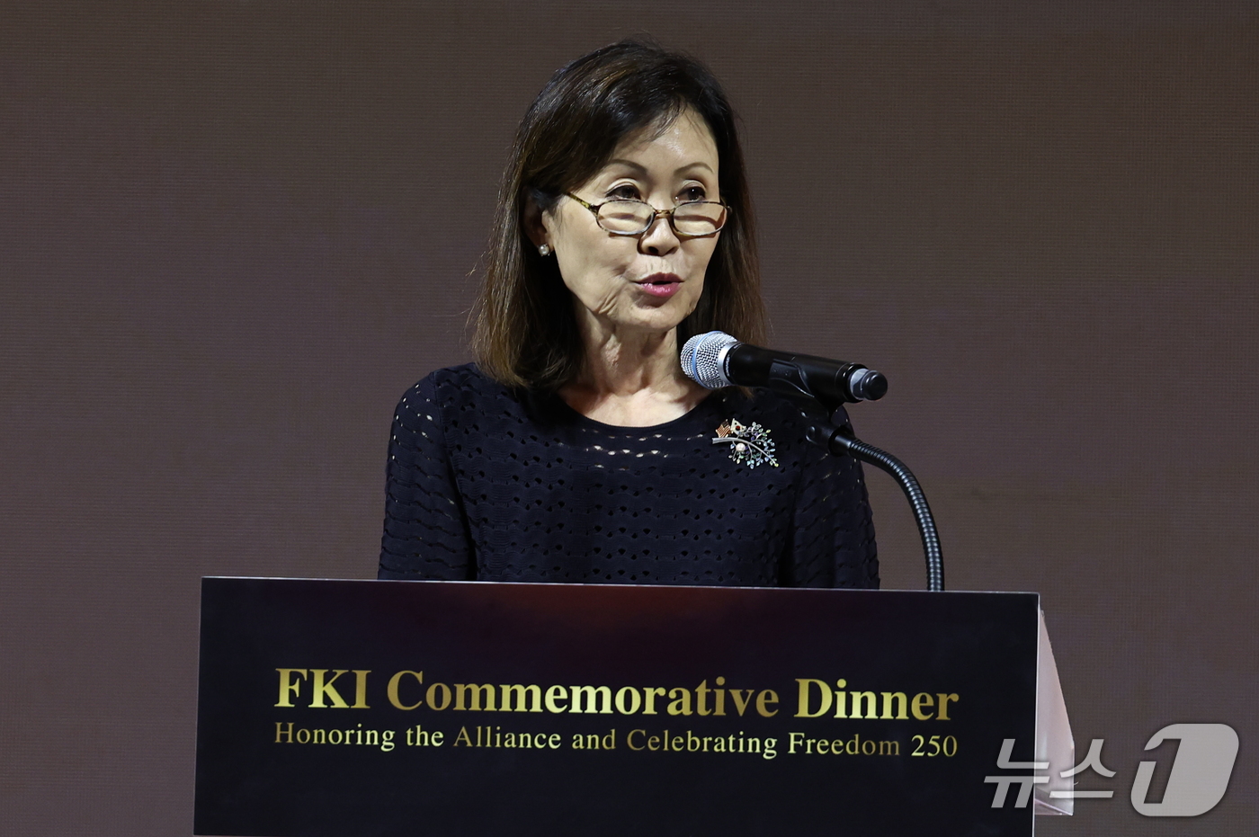 (서울=뉴스1) 이종수 기자 = 미셸 스틸 주한 미국 대사가 17일 서울 영등포구 FKI타워에서 열린 '미국 건국 250주년 기념 감사만찬'에서 축사하고 있다. 2026.9.17/ …