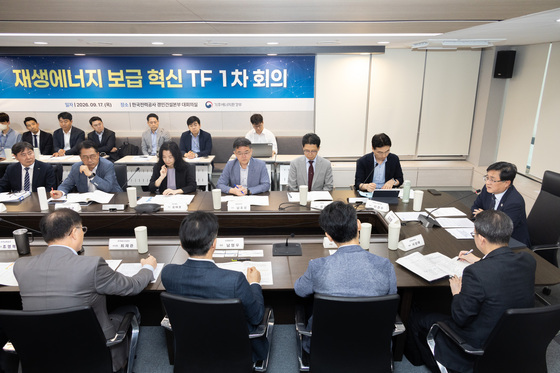 기존 송전망 용량 더 끌어쓴다…재생에너지 출력제어 완화