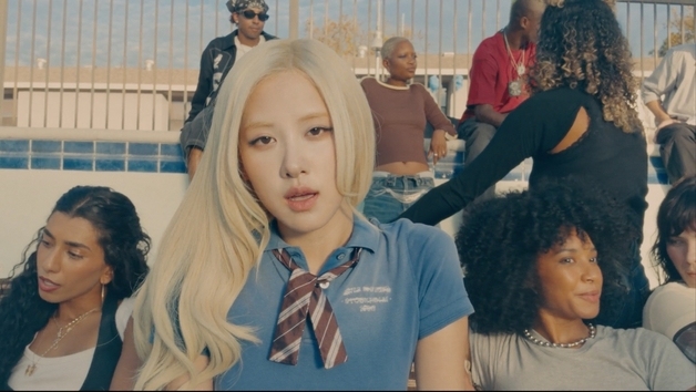 로제, 18일 신곡 '뉴 트릭' 발표…청춘의 한복판
