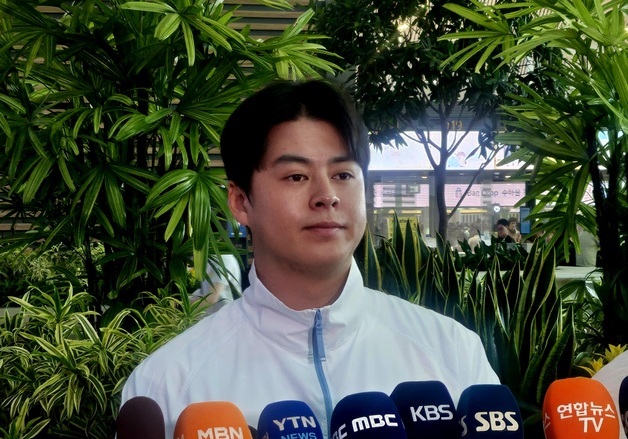 야구 '캡틴' 노시환 "한마음으로 뭉쳐 금메달 걸고 오겠다"[AG]