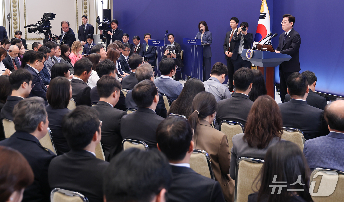 (서울=뉴스1) 허경 기자 = 이재명 대통령이 18일 청와대 영빈관에서 열린 현안 기자회견에서 발언하고 있다. (청와대통신사진기자단) 2026.9.18/뉴스1