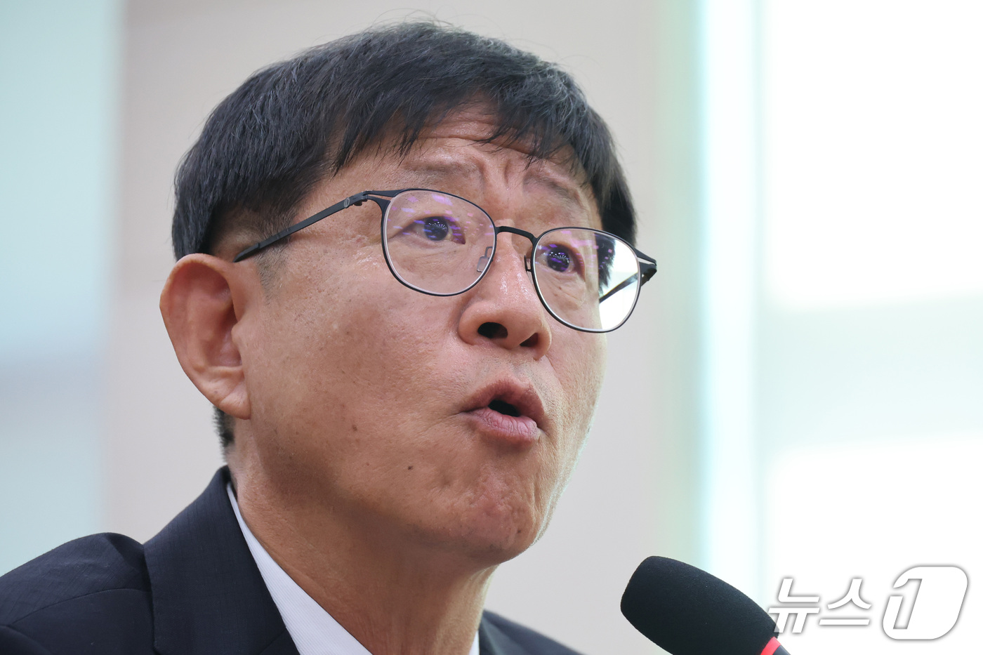 (서울=뉴스1) 신웅수 기자 = 최길수 특별감찰관 후보자가 18일 서울 여의도 국회 법제사법위원회에서 열린 인사청문회에서 의원 질의에 답변하고 있다. 2026.9.18/뉴스1