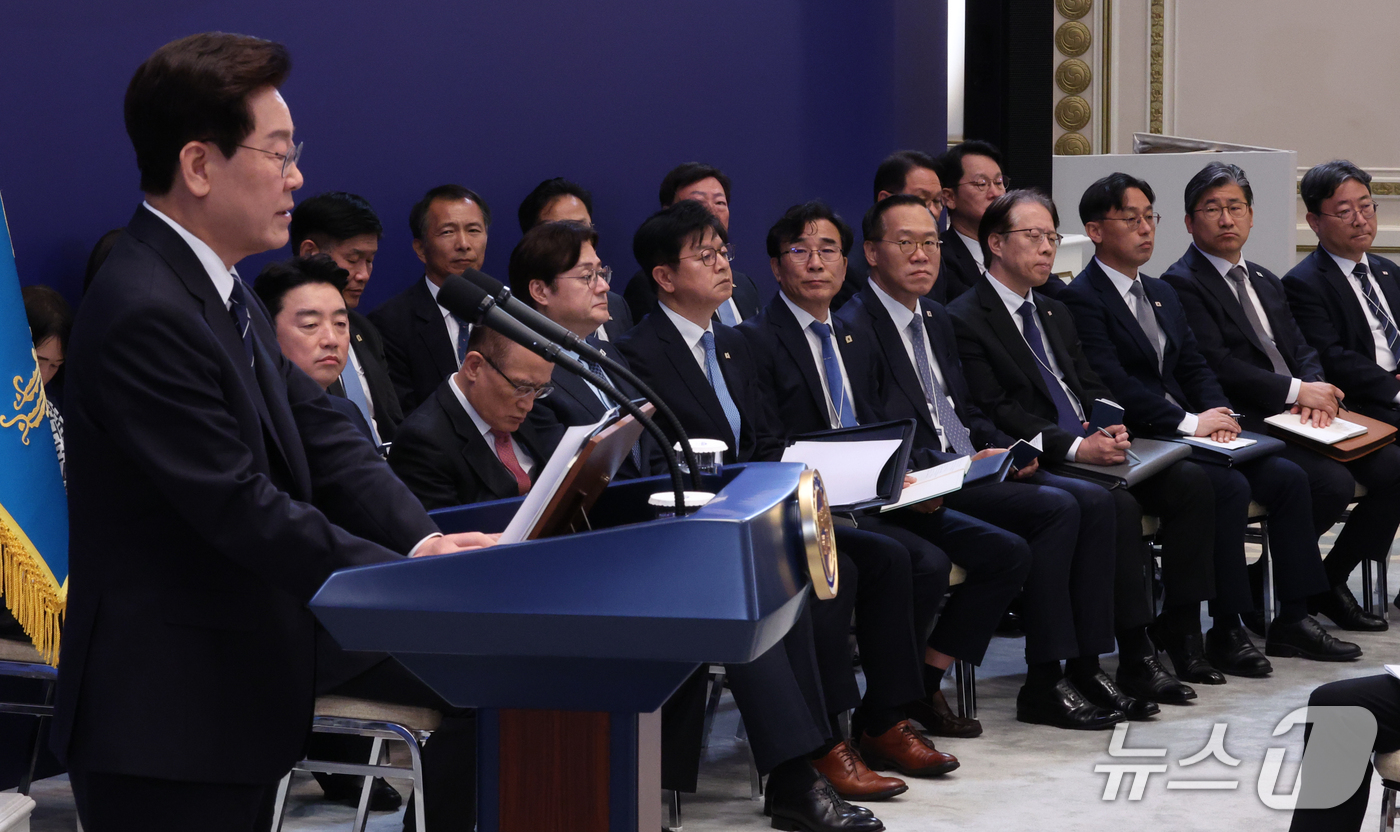 (서울=뉴스1) 허경 기자 = 이재명 대통령이 18일 청와대 영빈관에서 열린 현안 기자회견에서 발언하고 있다. (청와대통신사진기자단) 2026.9.18/뉴스1