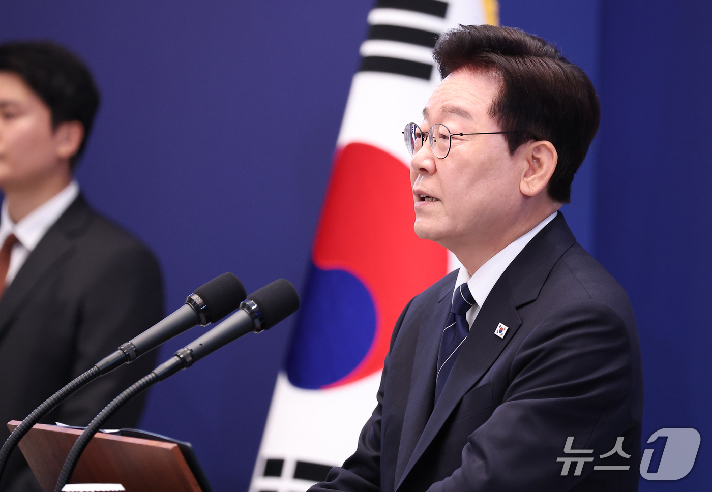 (서울=뉴스1) 허경 기자 = 이재명 대통령이 18일 청와대 영빈관에서 열린 현안 기자회견에서 발언하고 있다. (청와대통신사진기자단) 2026.9.18/뉴스1