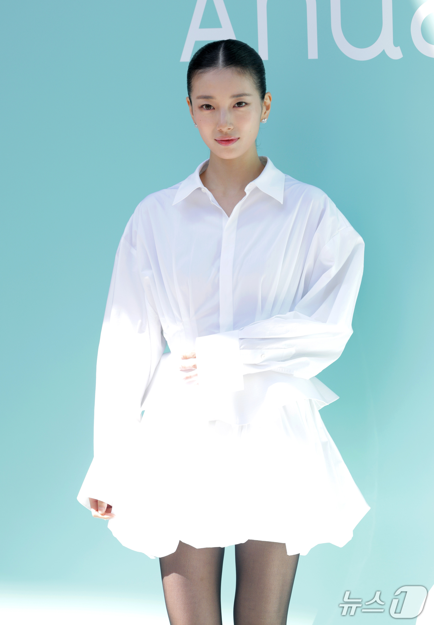 (서울=뉴스1) 권현진 기자 = 배우 수지가 18일 서울 성동구 올리브영 N 성수에서 열린 더 파운더즈 뷰티 브랜드 아누아(Anua) ‘PDRN’ 라인 팝업스토어 오픈 행사에 참석 …