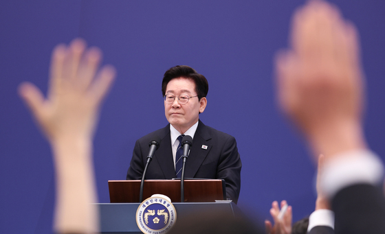 李대통령 "북미대화 사전조정 중…'한국 패싱' 우려 안 해도 돼"