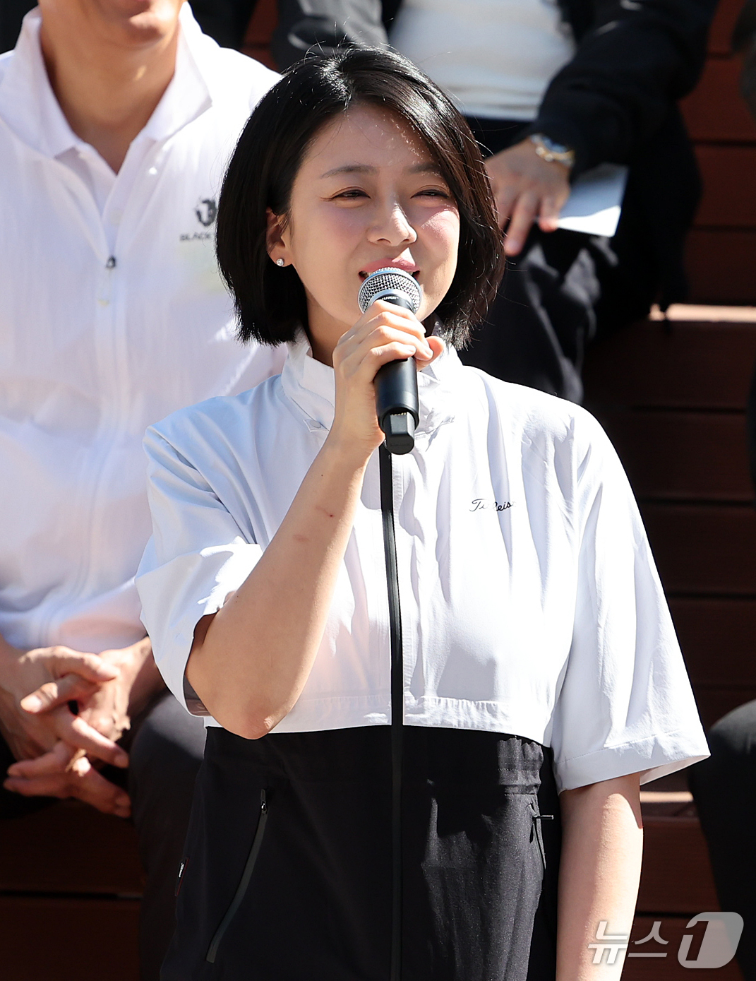 (서울=뉴스1) 김진환 기자 = 배현진 국민의힘 의원이 18일 서울 송파구 문정역 펀 스테이션 개장행사에 참석해 축사를 하고 있다. 2026.9.18/뉴스1