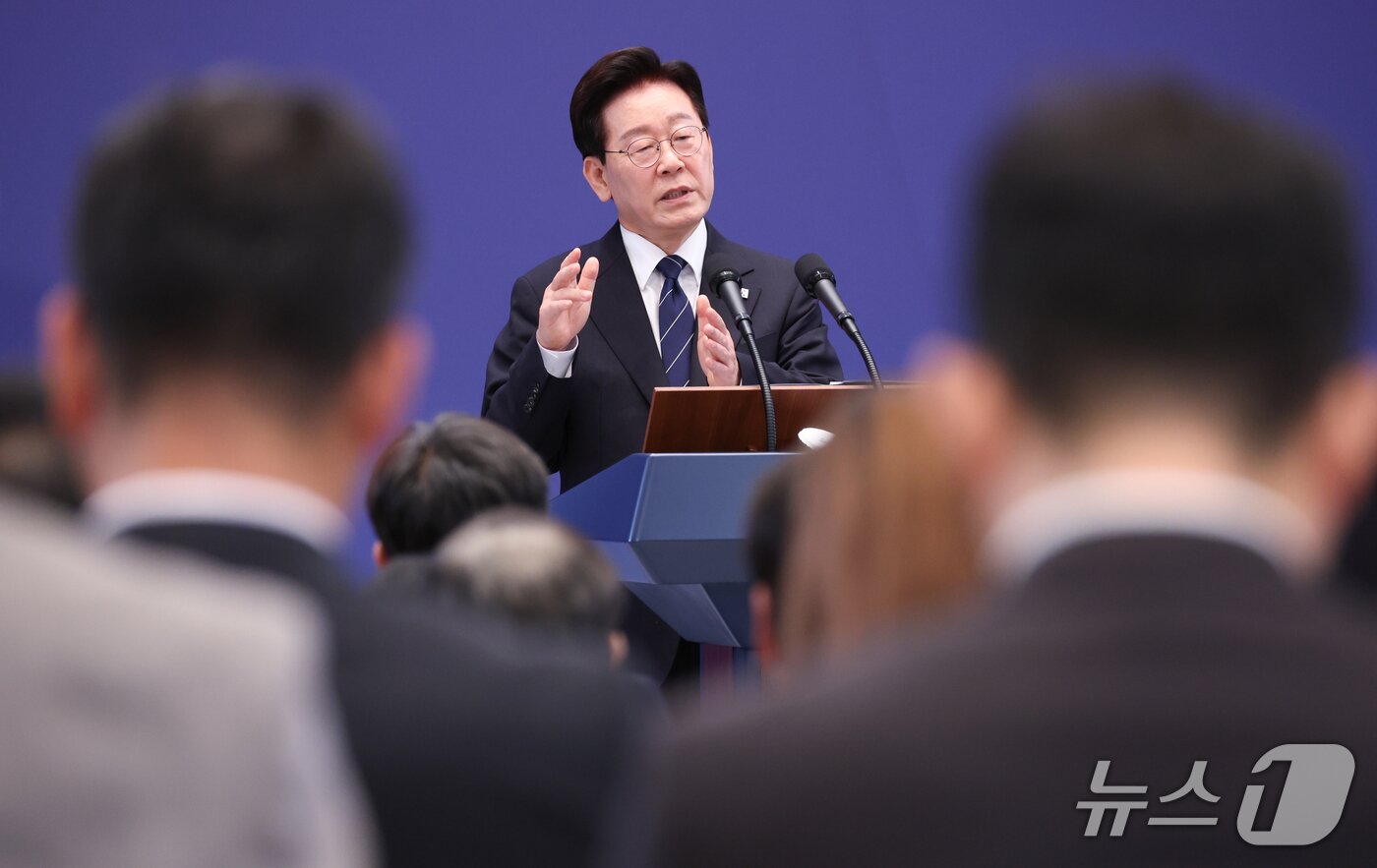 본문 이미지 - 이재명 대통령이 18일 청와대 영빈관에서 열린 현안 기자회견에서 발언하고 있다. (청와대통신사진기자단) 2026.9.18 ⓒ 뉴스1 허경 기자