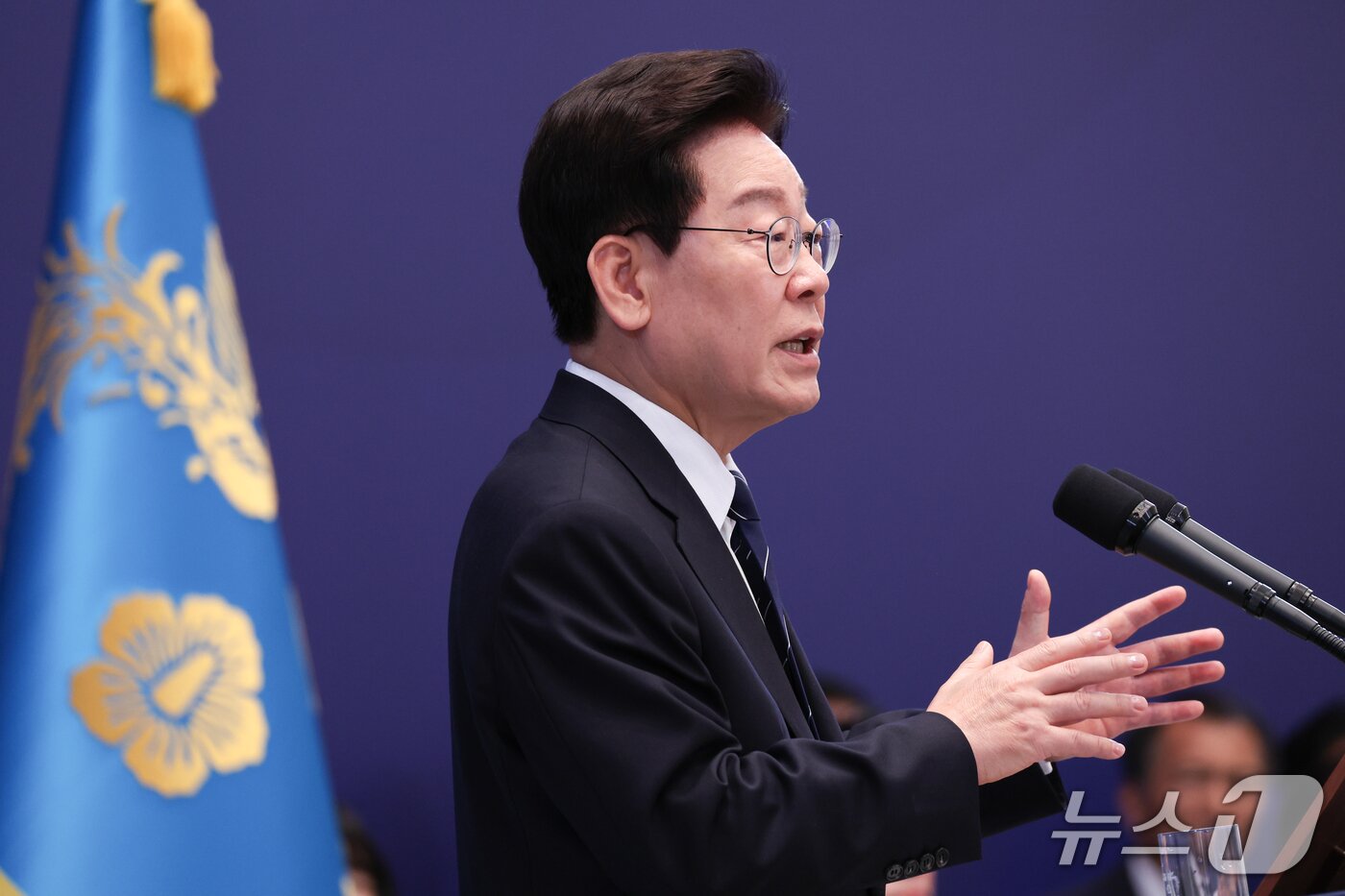 본문 이미지 - 이재명 대통령이 18일 청와대 영빈관에서 열린 현안 기자회견에서 발언하고 있다. (청와대통신사진기자단) 2026.9.18 ⓒ 뉴스1 허경 기자