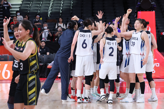 말레이시아전 106-40 대승 거둔 여자농구