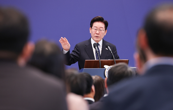 李대통령 "레버리지 ETF, 부족함 있었어…보완책 미리 장착했어야"