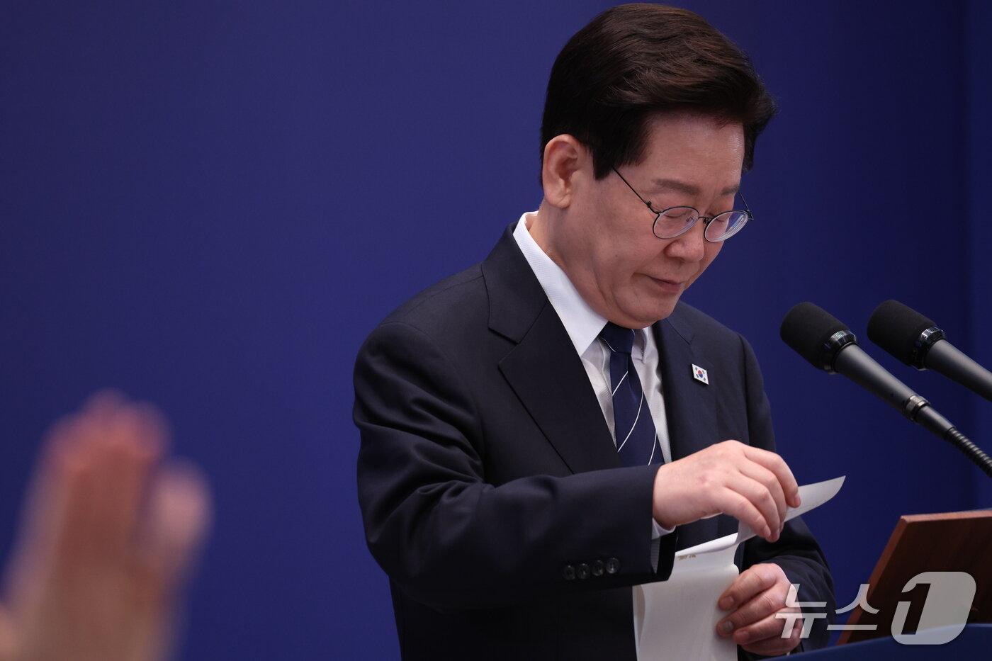 본문 이미지 - 이재명 대통령이 18일 청와대 영빈관에서 열린 현안 기자회견을 하고 있다. (청와대통신사진기자단) 2026.9.18 ⓒ 뉴스1 허경 기자
