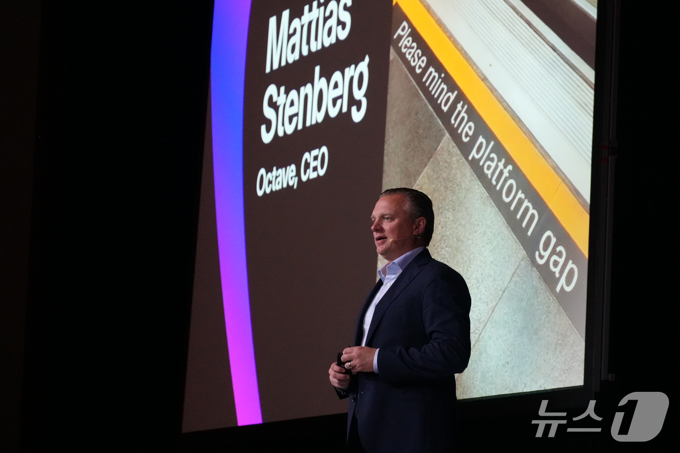 (서울=뉴스1) = 옥타브 CEO 마티아스 스텐버그(Mattias Stenberg)는 지난 17일부터 18일까지 싱가포르에서 개최된 ‘옥타브 라이브 온투어 싱가포르’에서 “산업 현 …