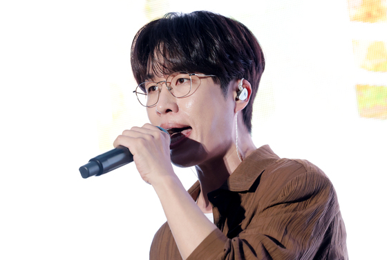 '이별직전' 열창하는 소란