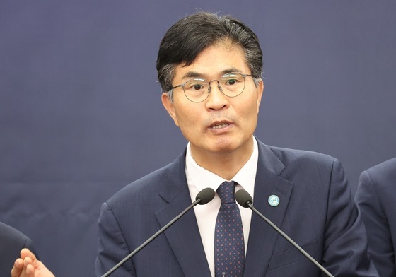 이원택 전북지사 '식사비 대납 의혹' 불송치에 고발인 이의신청