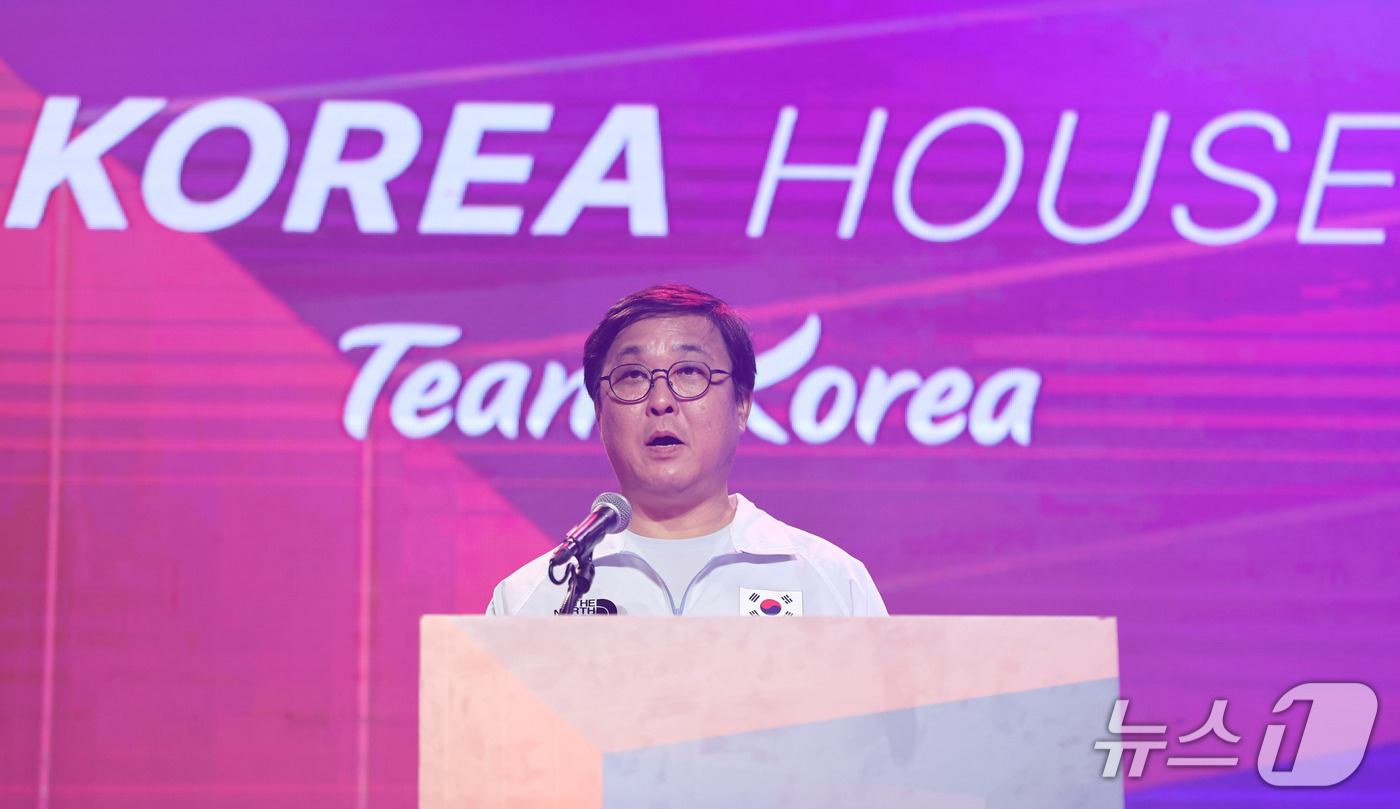 (나고야=뉴스1) 김도우 기자 = 최휘영 문화체육관광부 장관이 2026 아이치·나고야 아시안게임 개막을 하루 앞둔 18일 일본 나고야 코리아하우스에서 열린 개관식에서 축사를 하고 …