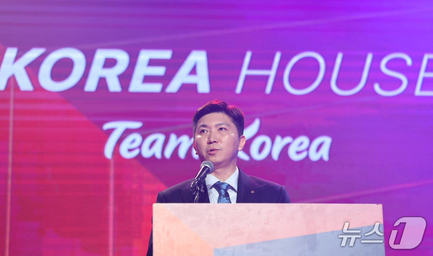 본문 이미지 - 유승민 대한체육회 회장이 2026 아이치·나고야 아시안게임 개막을 하루 앞둔 18일 일본 나고야 코리아하우스에서 열린 개관식에서 축사를 하고 있다. 2026.9.18 ⓒ 뉴스1 김도우 기자