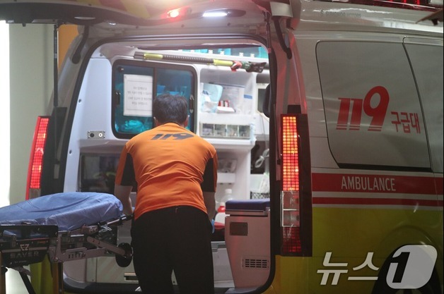 인천 아파트서 50대 작업자 사다리차 구조물에 끼여 숨져