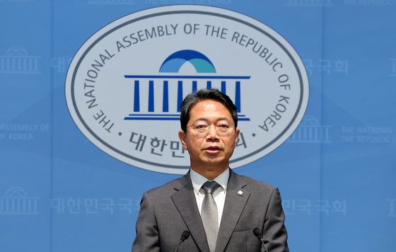 김승원, 지명 20일 만에 자진사퇴…"대통령께 누가 되는게 가장 마음 아파"(종합)