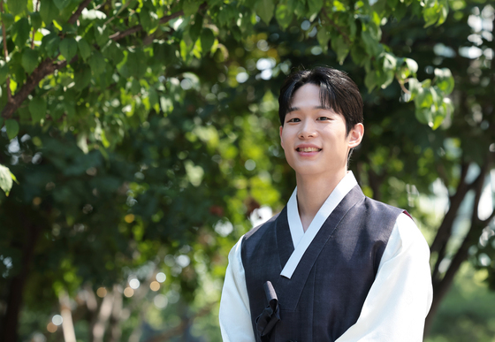 '참교육' 피해학생→'들쥐' 막내형사…이찬용 "사극도 도전하고파" [한복인터뷰]
