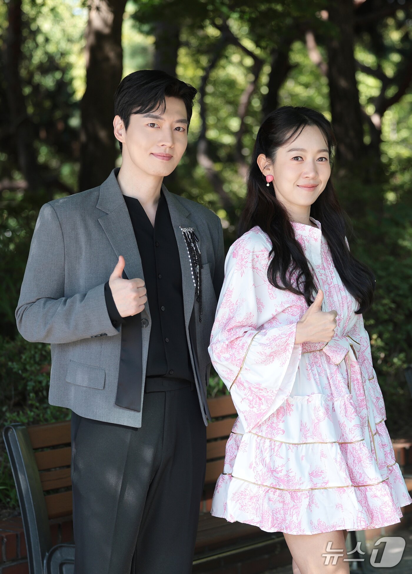 본문 이미지 - 박철규(왼쪽, 부캐 철규), 엄지인 아나운서(부캐 엄영자) ⓒ 뉴스1 권현진 기자