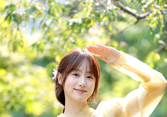 윤상정 "편입학원 영어 강사로 근무…'인턴' 연기에도 큰도움" [한복인터뷰]②