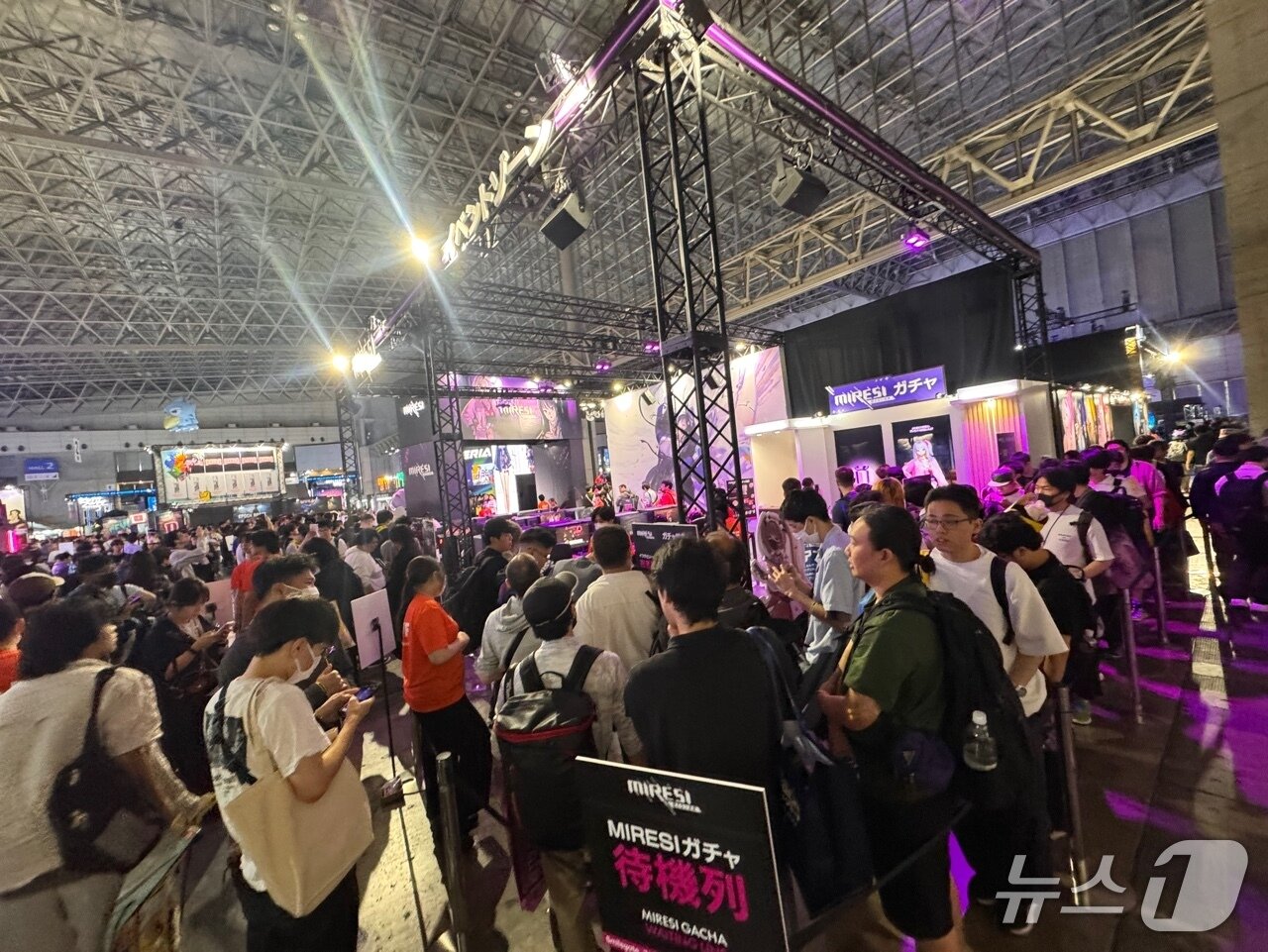 본문 이미지 - 스마일게이트 TGS 2026 부스의 '미래시' 시연 대기줄(스마일게이트 제공)/뉴스1