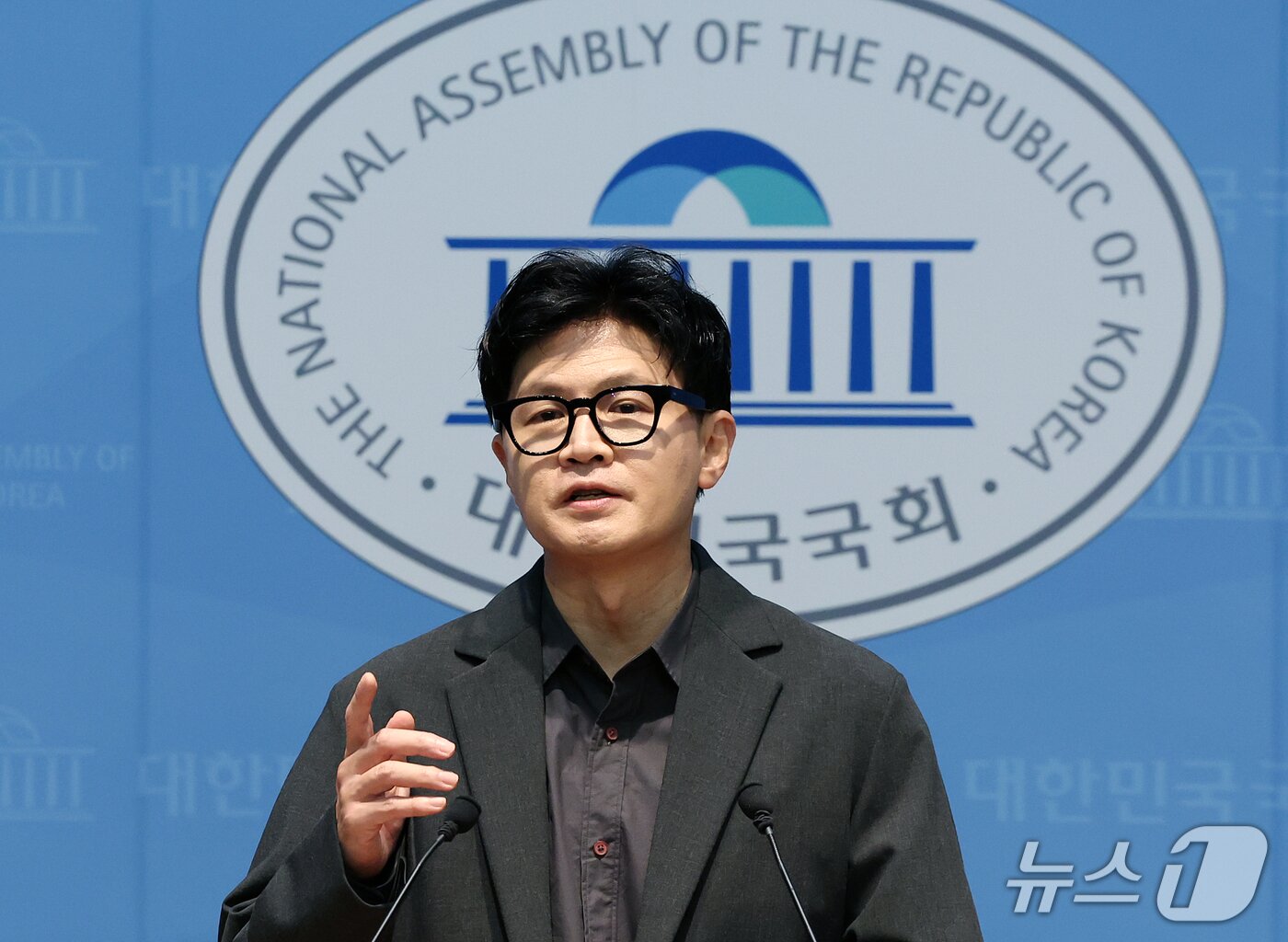 본문 이미지 - 한동훈 무소속 의원이 19일 서울 영등포구 여의도 국회 소통관에서 기자회견을 하고 있다. 2026.9.19 ⓒ 뉴스1 김진환 기자