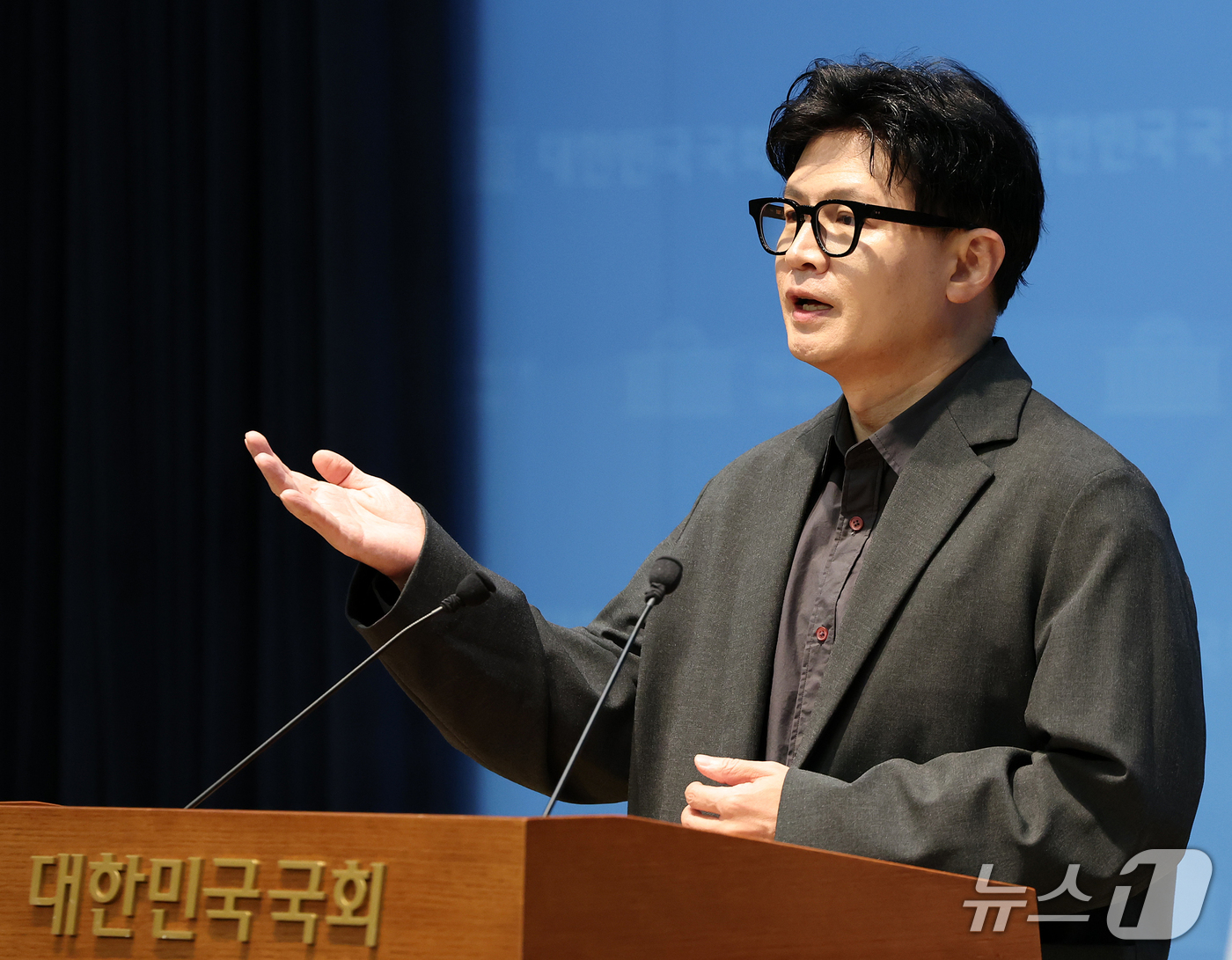 (서울=뉴스1) 김진환 기자 = 한동훈 무소속 의원이 19일 서울 영등포구 여의도 국회 소통관에서 기자회견을 하고 있다. 2026.9.19/뉴스1